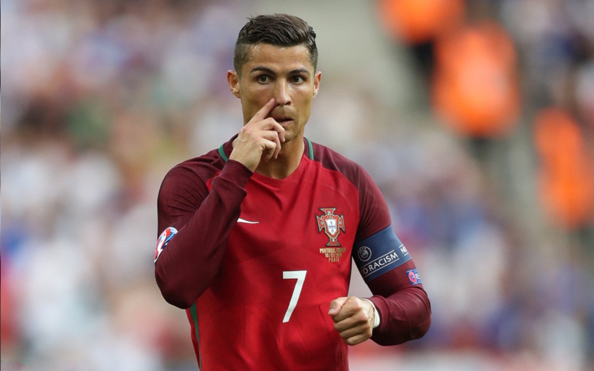 开云电竞平台-一夜2签1裁达成!詹姆斯伤情更新,湖人遭遇黑哨,勇士小麻烦,詹姆斯受伤后的湖人